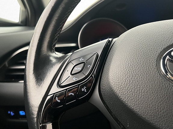 Toyota C-HR 12 of 26