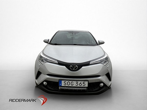 Toyota C-HR 2 of 26