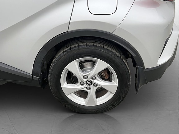 Toyota C-HR 24 of 26