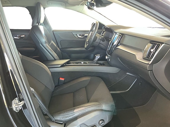 Volvo V60 Cross Country 5 of 5