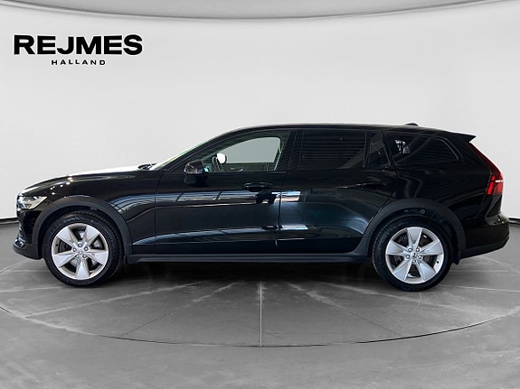 Volvo V60 Cross Country 4 of 5