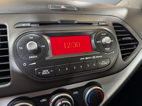 Kia Picanto 13 of 21