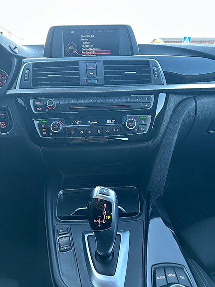 BMW 320d 15 of 29