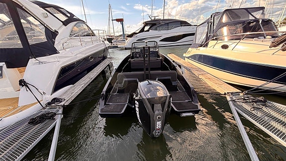 Iron 707 Evinrude 200 -2019 2 of 5
