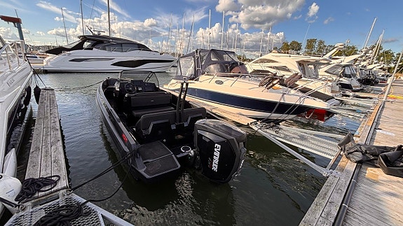 Iron 707 Evinrude 200 -2019 3 of 5