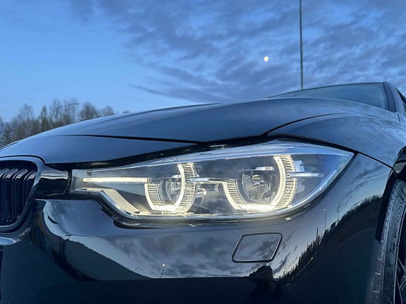 BMW 330e 18 of 24