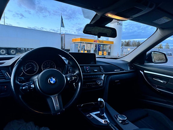 BMW 330e 16 of 24