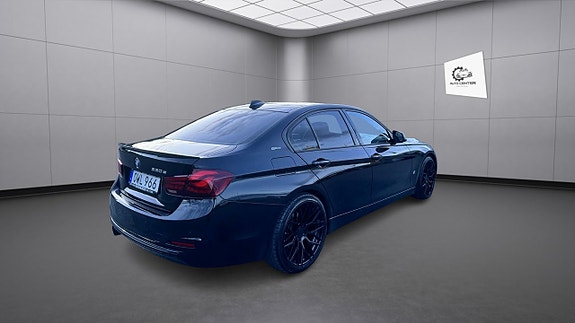 BMW 330e 4 of 5