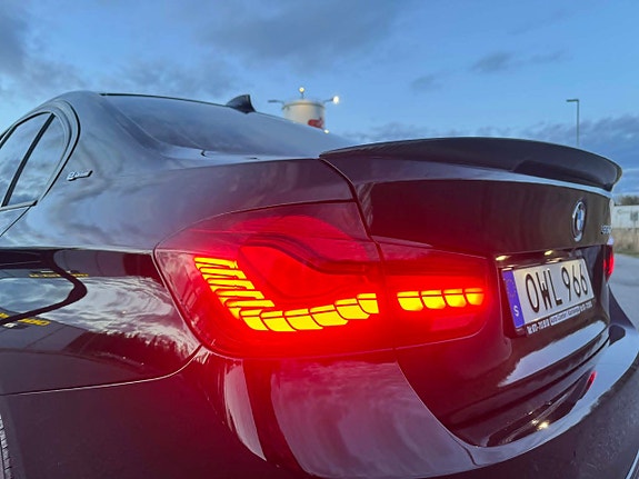 BMW 330e 17 of 24
