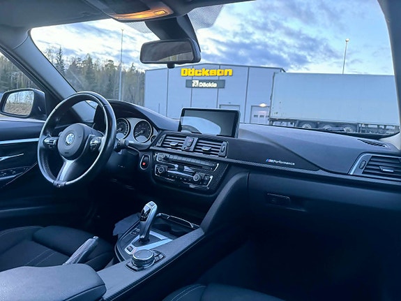 BMW 330e 14 of 24