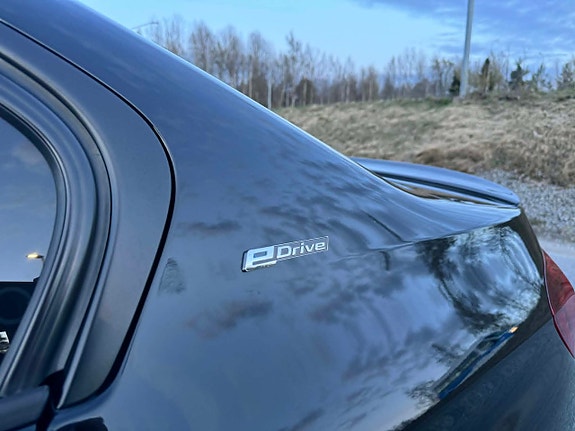 BMW 330e 20 of 24