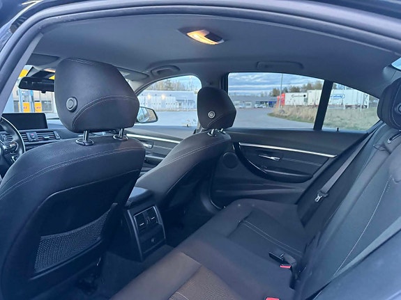 BMW 330e 8 of 24