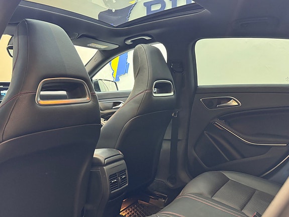 Mercedes-Benz CLA220 13 of 27
