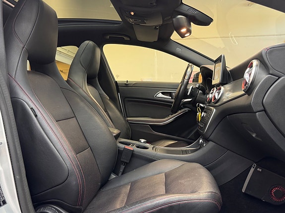 Mercedes-Benz CLA220 12 of 27