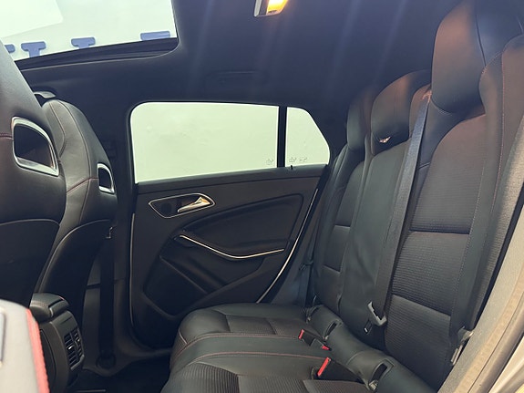 Mercedes-Benz CLA220 15 of 27