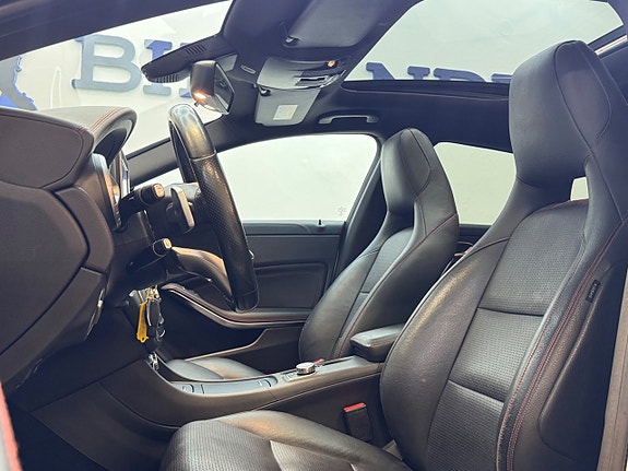 Mercedes-Benz CLA220 11 of 27