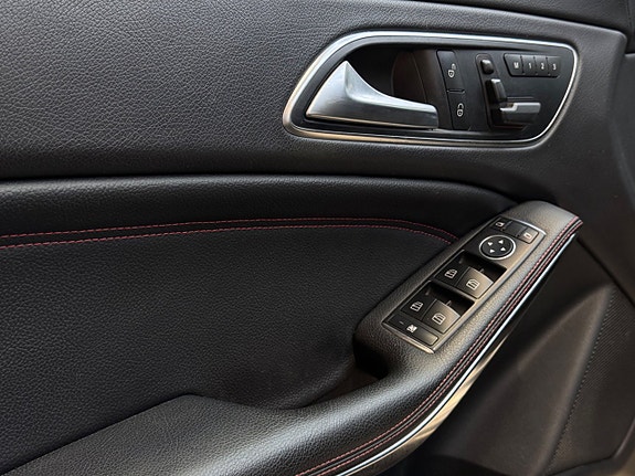 Mercedes-Benz CLA220 27 of 27