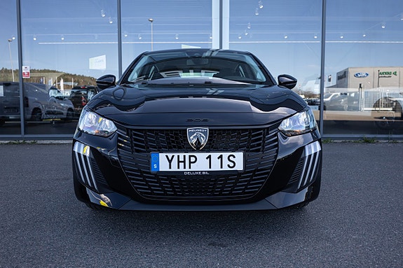 Peugeot 208 2 of 5