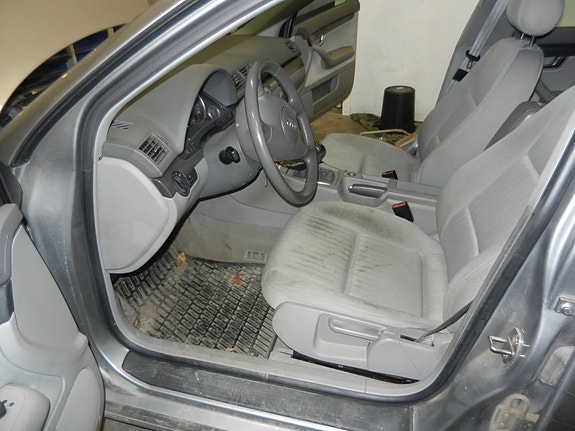 Audi A4 11 of 30