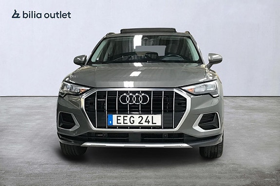 Audi Q3 3 of 5