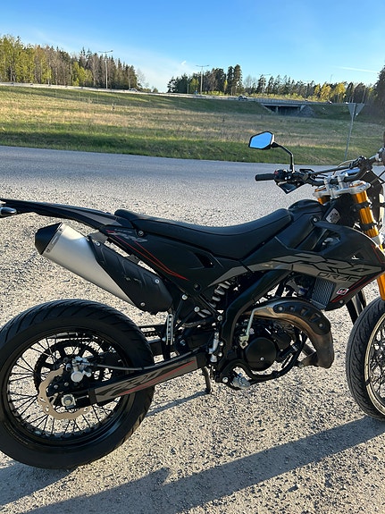 Rieju Drac SM Pro Black Edition 8 of 13