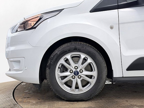 Ford Transit Connect 9 of 23