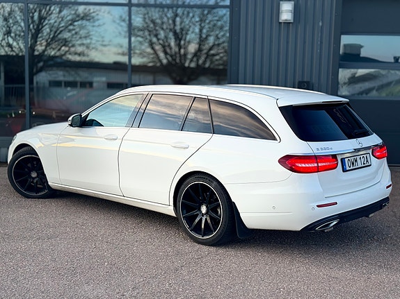 Mercedes-Benz E220 6 of 18