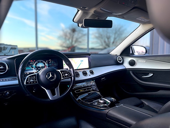 Mercedes-Benz E220 12 of 18