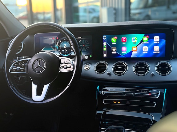 Mercedes-Benz E220 11 of 18