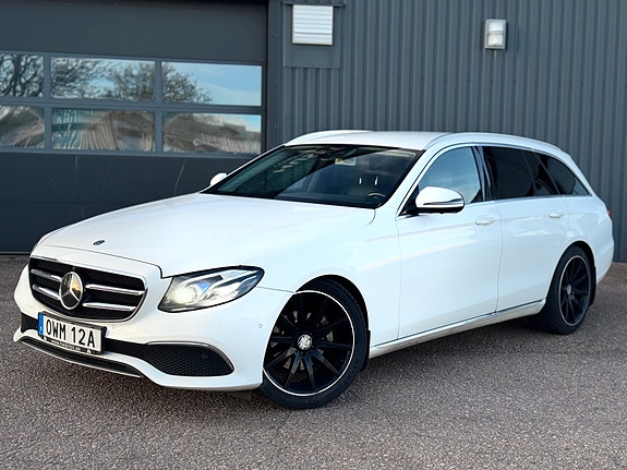 Mercedes-Benz E220 5 of 5