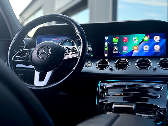 Mercedes-Benz E220 13 of 18