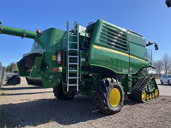 John Deere T670i 2 of 7