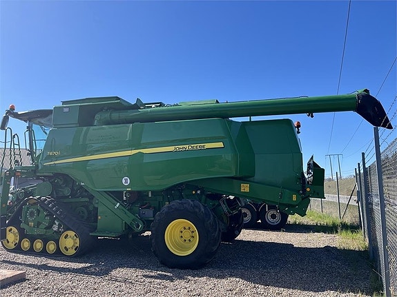 John Deere T670i 4 of 7
