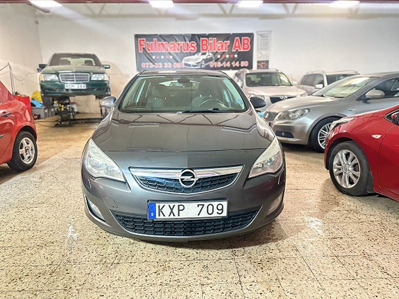Opel Astra 2 of 5