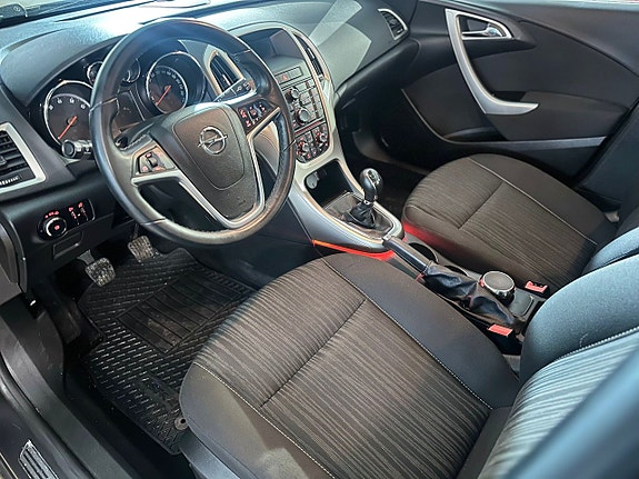 Opel Astra 6 of 13