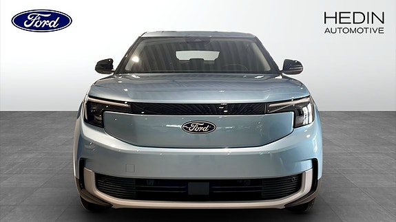Ford Explorer 4 of 8