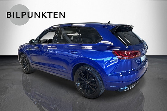 Volkswagen Touareg 3 of 8