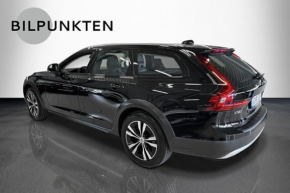 Volvo V90 Cross Country 3 of 5
