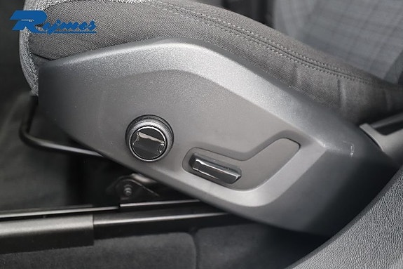 Volvo XC60 17 of 19