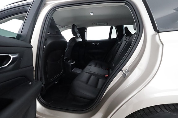 Volvo V60 12 of 27