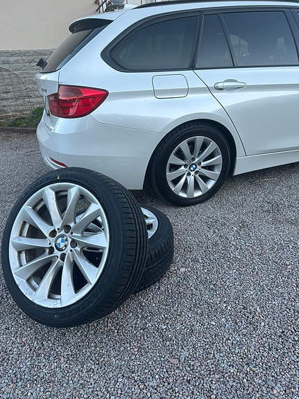 BMW 328i 4 of 5