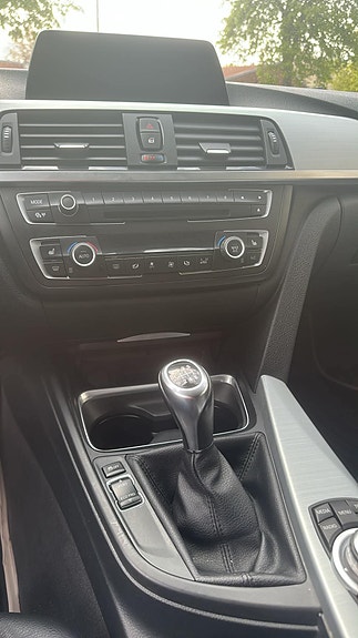 BMW 328i 9 of 9