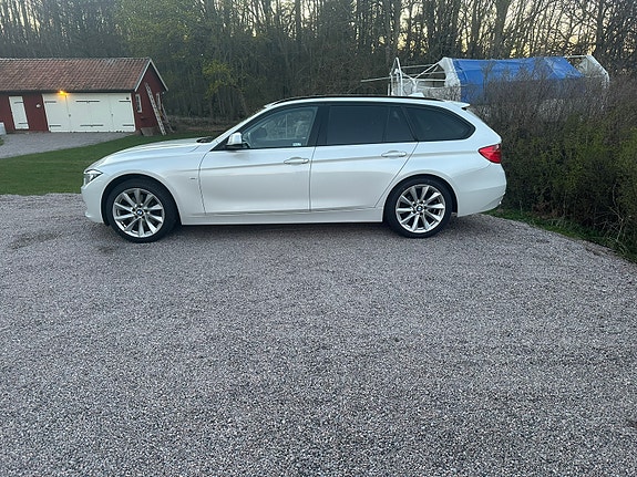 BMW 328i 2 of 5