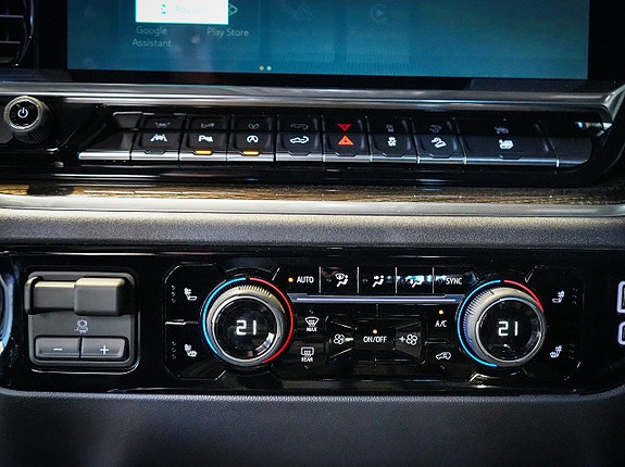 Chevrolet Silverado EV 16 of 22