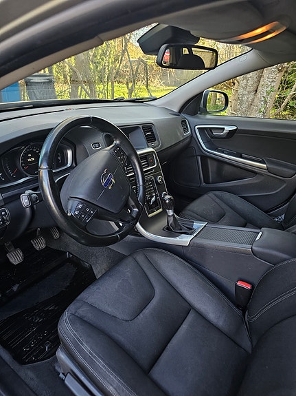 Volvo V60 5 of 5