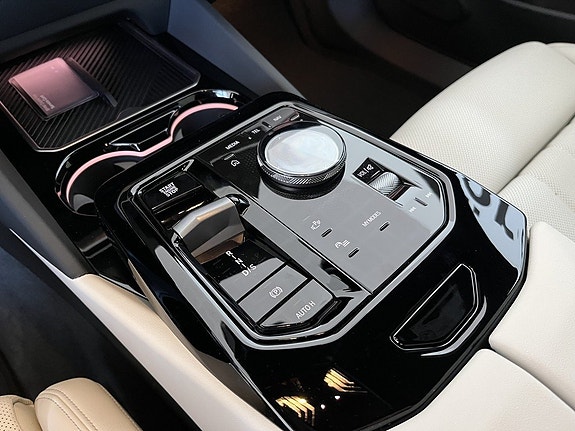 BMW 530e 8 of 14