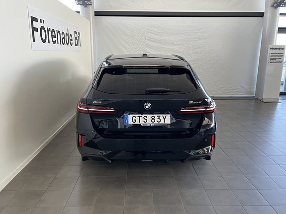 BMW 530e 12 of 14