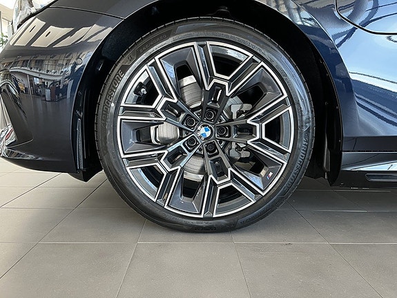 BMW 530e 4 of 14