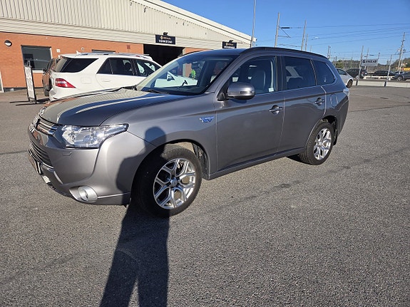 Mitsubishi Outlander 3 of 5