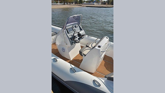 Grand GL 650 BE -26 Yamaha F 150 LCC -26 22 of 30